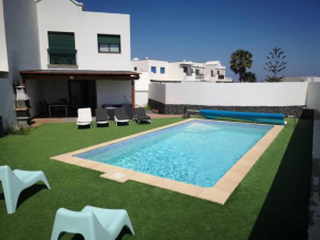 VillaAntonia private huge heated pool and super fast wifi